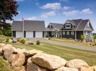 410 Vineyard Point Rd, Guilford, CT 06437