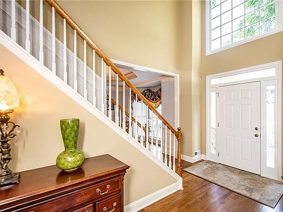 5th image of 502 Woodbrook Ln