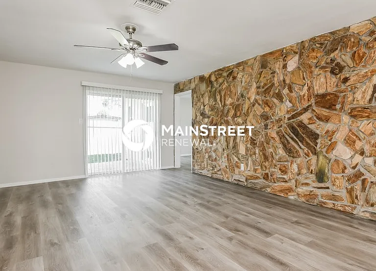 1660 Thoreau St — Photo 10