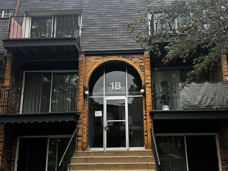 1st image of 1B E Dundee Quarter Dr Unit 104