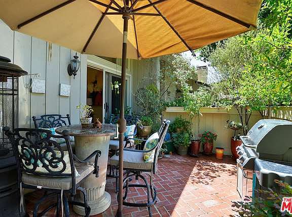 3rd image of 1443 Palisades Dr
