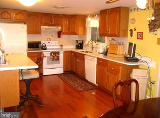 696 Clifford St, Warminster, PA 18974