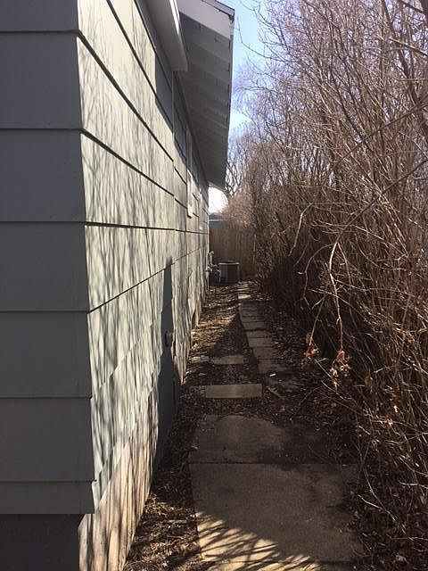 2nd image of 807 S Aldrich St