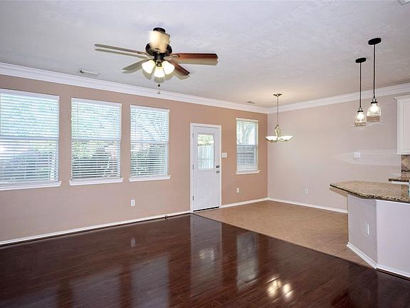 3rd image of 25274 Finchgrove Ln