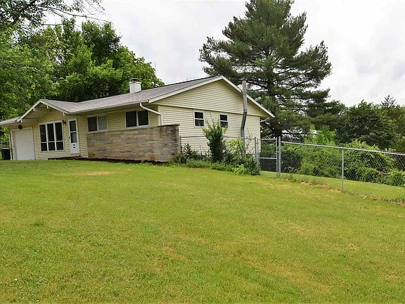 2nd image of 1161 W Meadow Ct