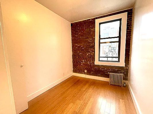 5th image of 205 Allen St APT 6