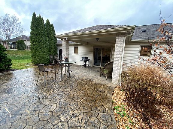 5th image of 539 Westminster Dr