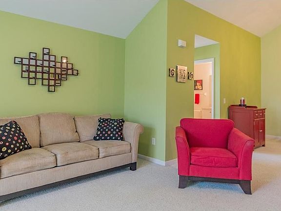 2nd image of 85 Summerfield Blvd