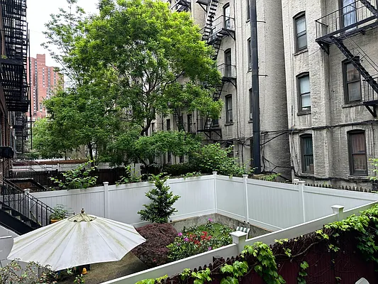 Rented by Bond New York | media 15