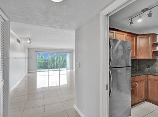 3250 N Palm Aire Dr APT 810, Pompano Beach, FL 33069