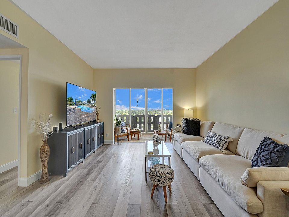 1st image of 4350 Hillcrest Drive #1006