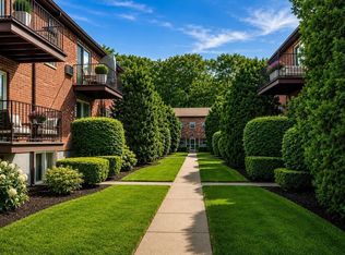 35 Westgate Rd APT 6, Chestnut Hill, MA 02467