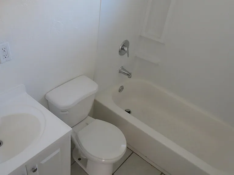 4329 N Longview Ave #2 — Photo 7