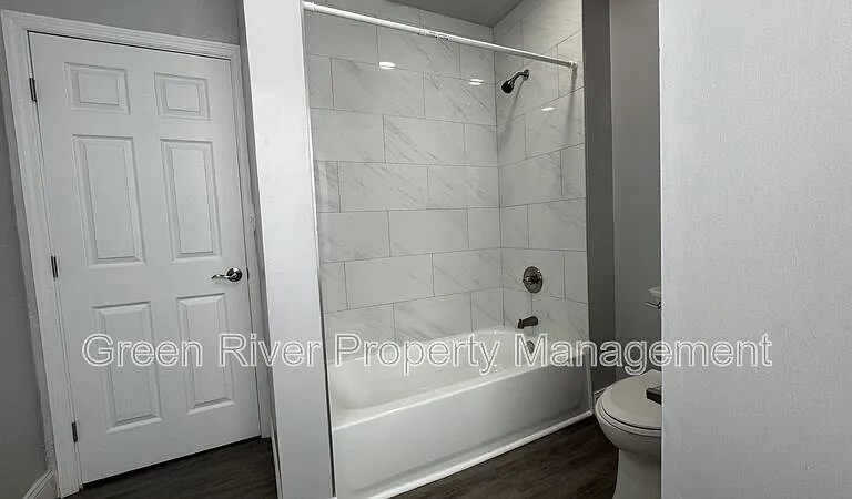 2805 College St — Photo 11