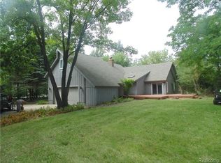 777 Bloomer Rd, Rochester, MI 48307