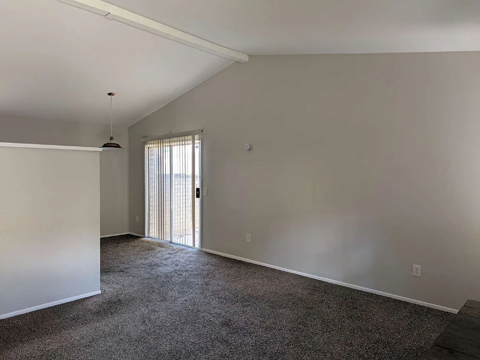 3 bed, 2.0 bath, 1040 sqft, $1,995 — Photo 3