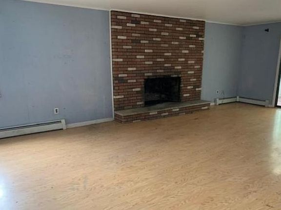 2nd image of 16 Park Hill Dr