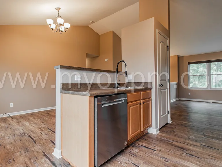 14452 Knudsen St — Photo 9