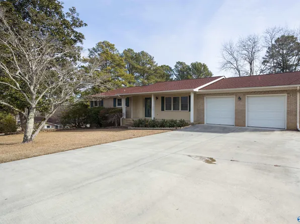 3105 Scenic Dr, Scottsboro, AL 35769