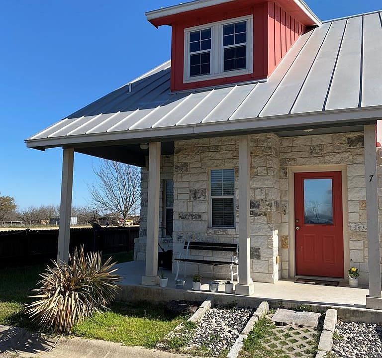 1st image of 510 Mueller St #7
