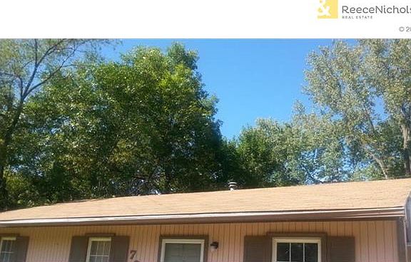 Roof appears to be in Good Condition.