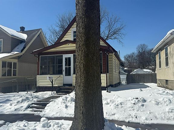 2nd image of 1271 Marion St