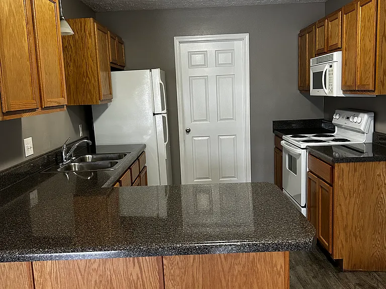 101 Eastgate Dr #B — Photo 3