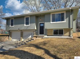 8804 Ruggles Cir, Omaha, NE 68134