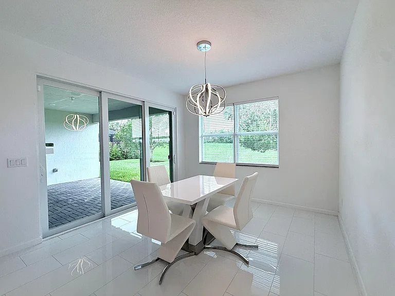 10710 SW Hensley St — Photo 11