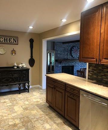 3rd image of 6119 Crestwood Ave