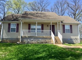 1412 Tuffnell Dr, La Vergne, TN 37086