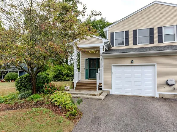 111 Turnessa Grn #A, North Providence, RI 02904