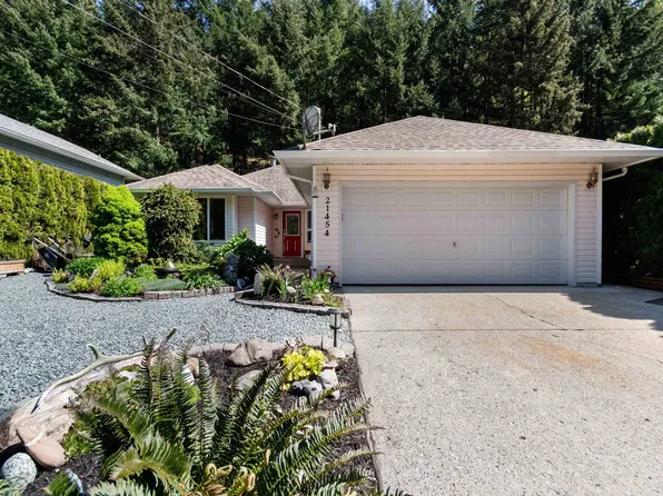 21454 Richmond Dr, Hope, BC V0X 1L1