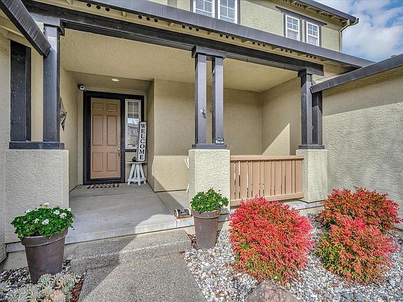 4th image of 332 Winemaker Way