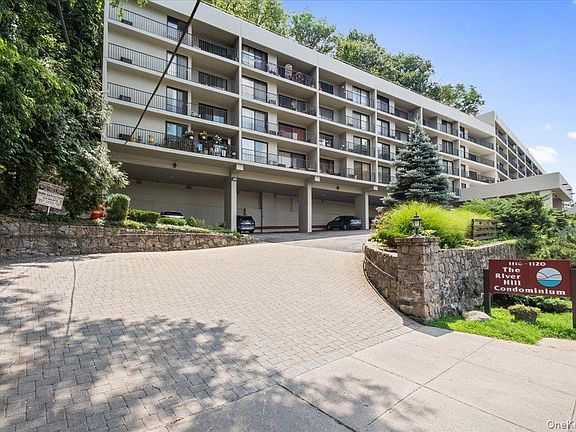 3rd image of 1116 Warburton Avenue #2J