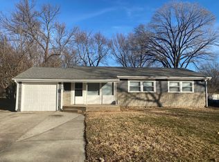 808 NE 61st Ter, Kansas City, MO 64118