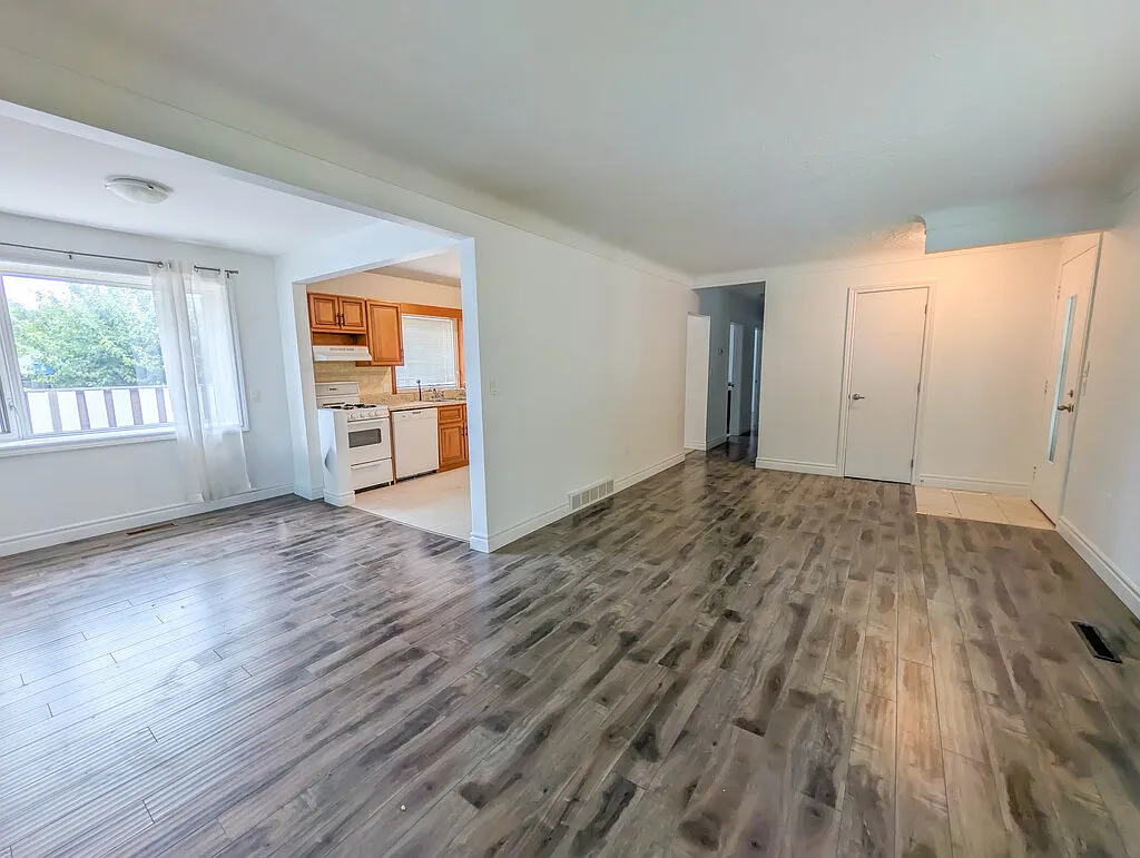 2 Oswald Avenue — Photo 4