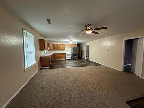 4th image of 1115 N Centennial St