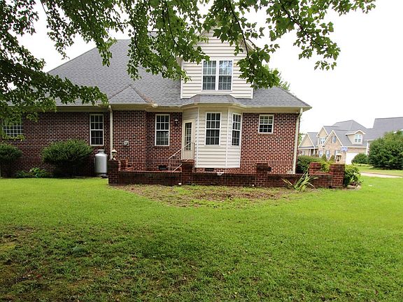 3rd image of 800 S Baden Ct