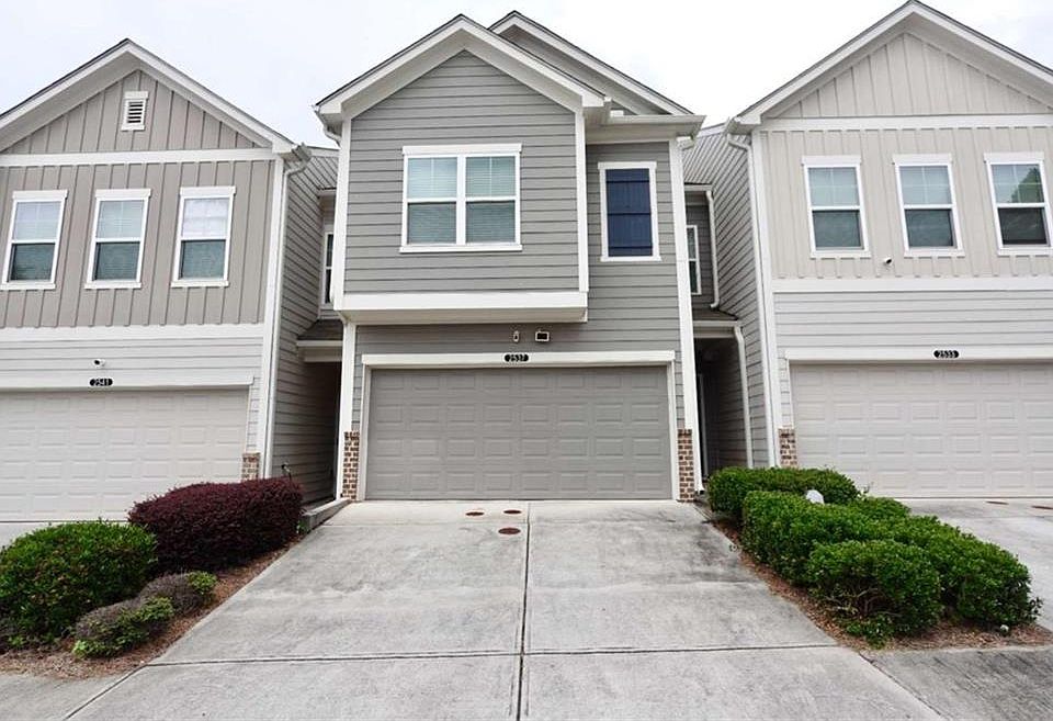 1st image of 2537 Centennial Pl S