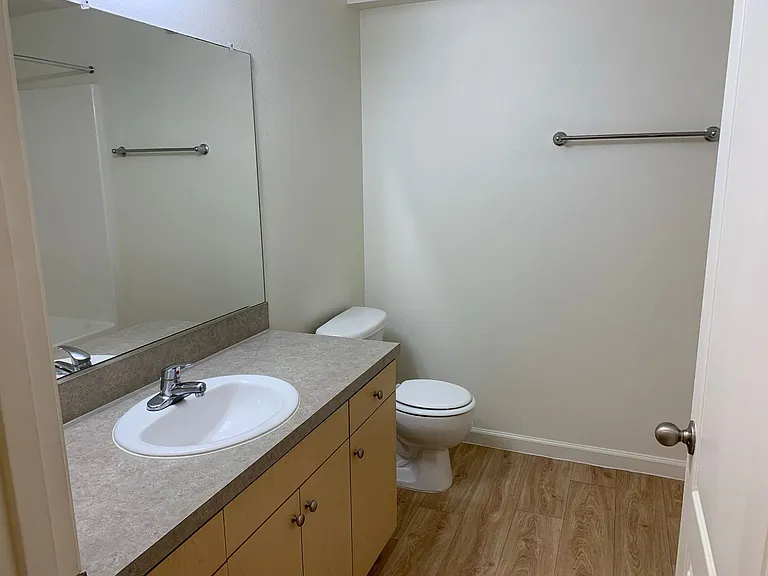 Falcon Ridge Apartments — Photo 18