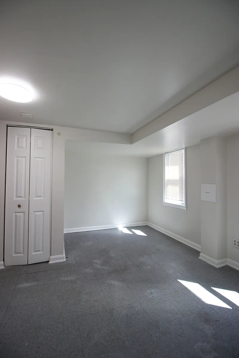 Building Photo - 3719 Kemper Rd