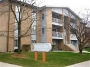 9621 Merrillville Rd APT 204, Crown Point, IN 46307