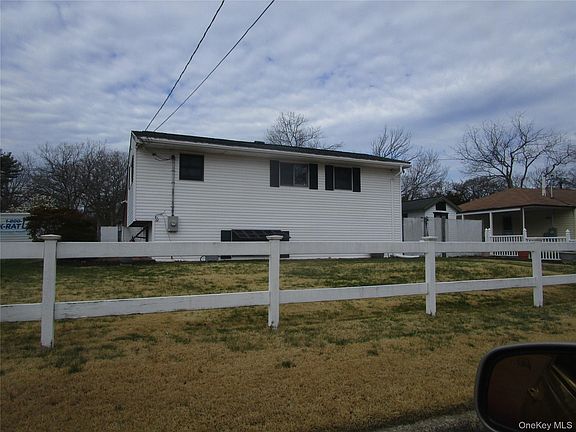 3rd image of 116 Holly Road