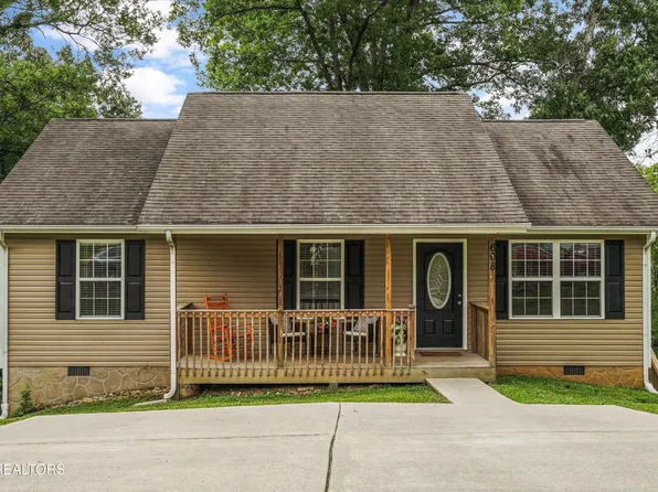 608 W 3rd Ave, Lenoir City, TN 37771