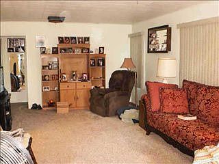 2nd image of 837 Custer Ave
