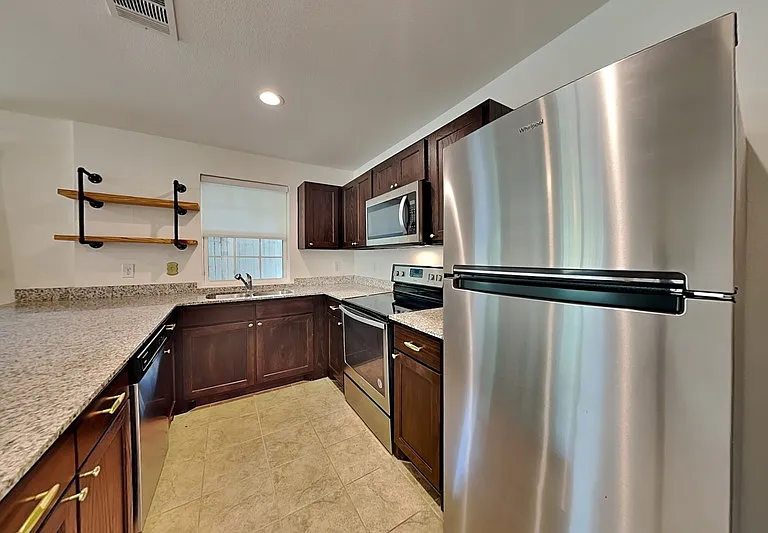 3321 Rutz St — Photo 4