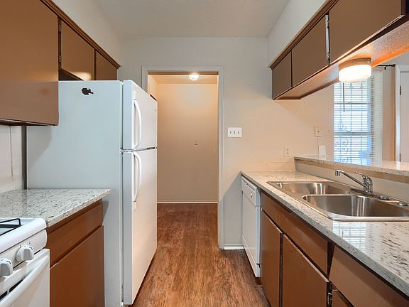 5th image of 1425 Deborah Ave