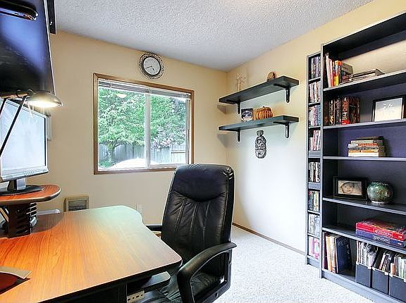 Office/den or 4th bedrrom.