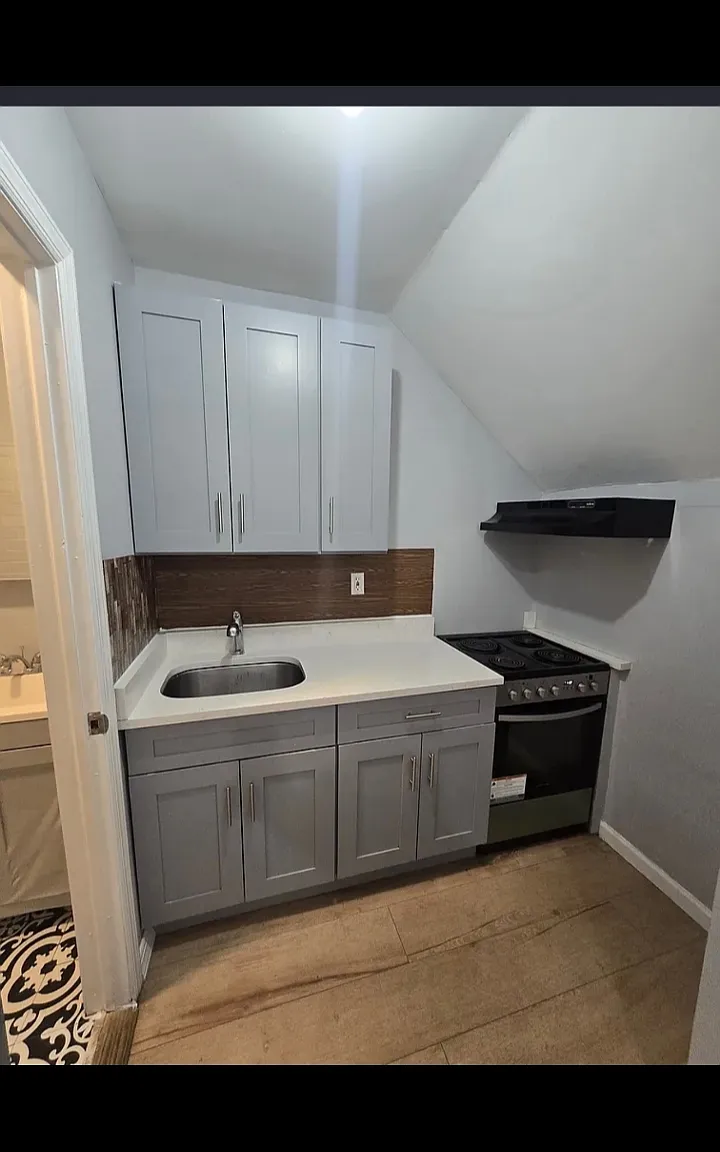 1 bed, $1,300 — Photo 4